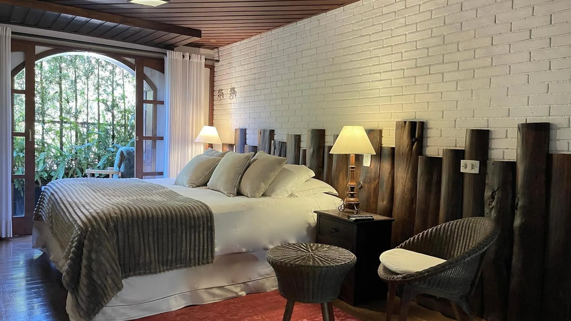 Alma Hotel Campos do Jordao 5*,